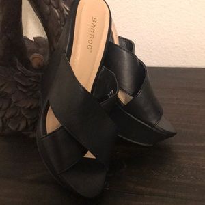 Black wedges